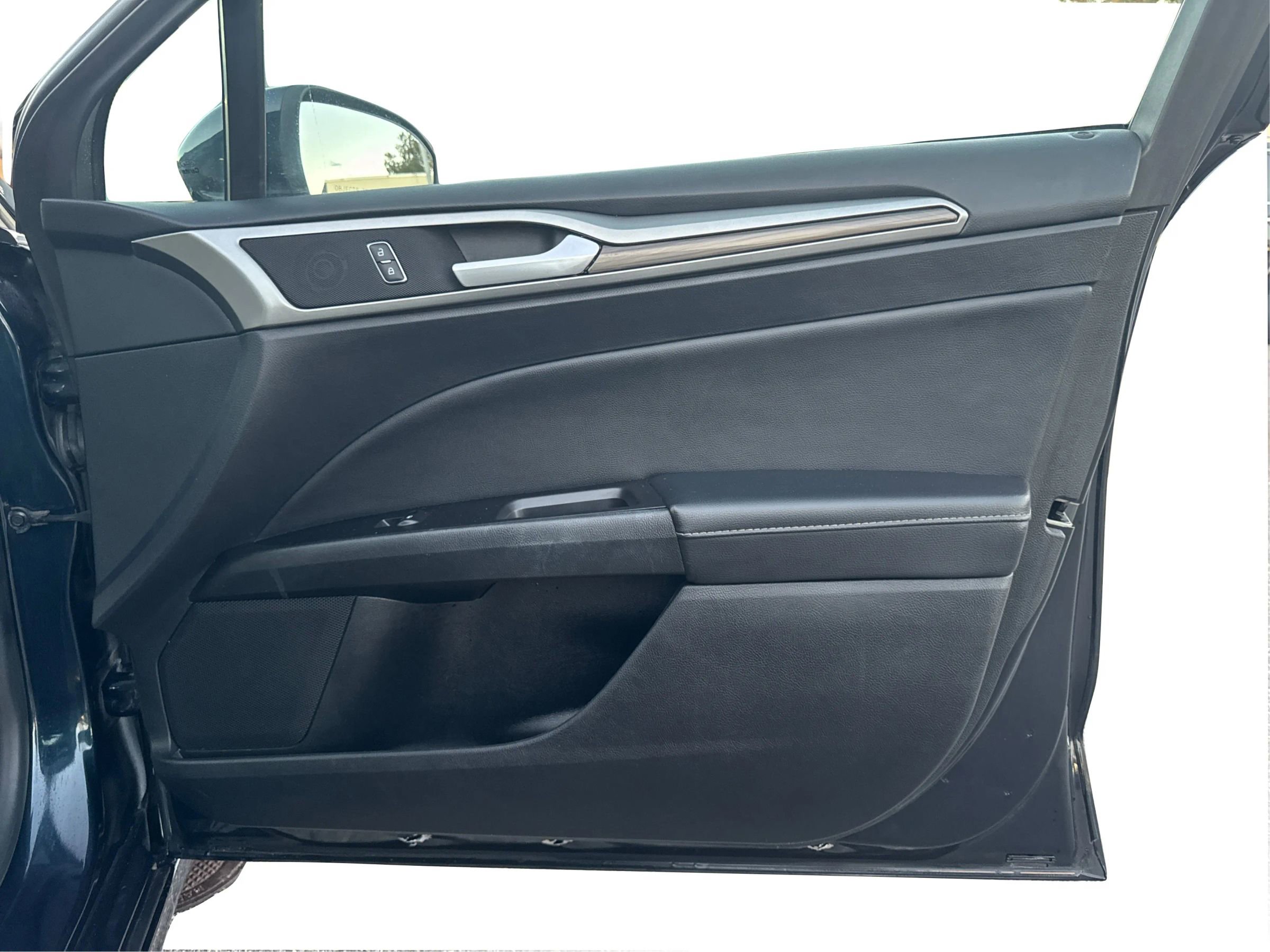 Used 2020 Ford Fusion SEL image 29