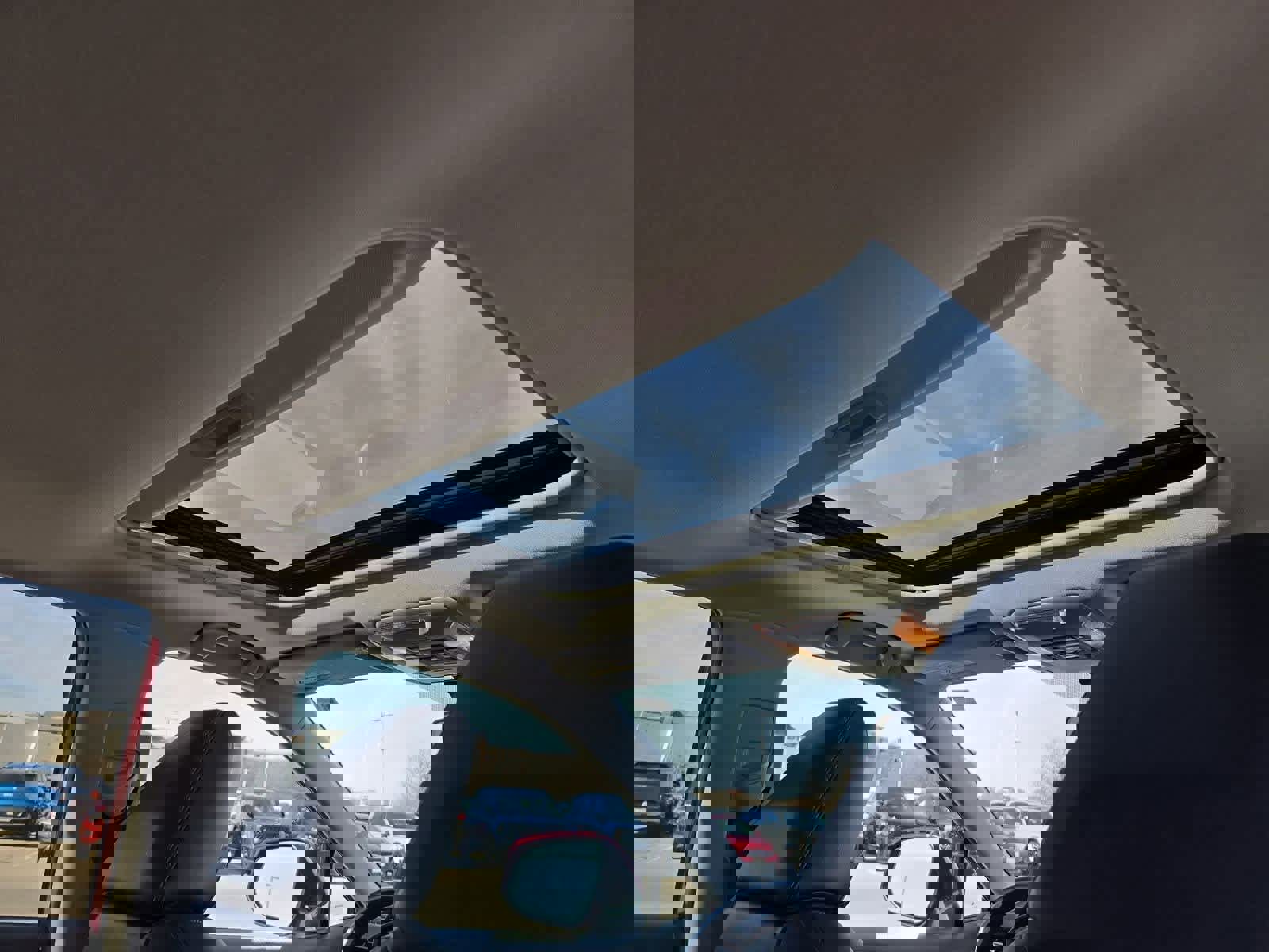 Used 2021 Toyota RAV4 XLE Premium image 22