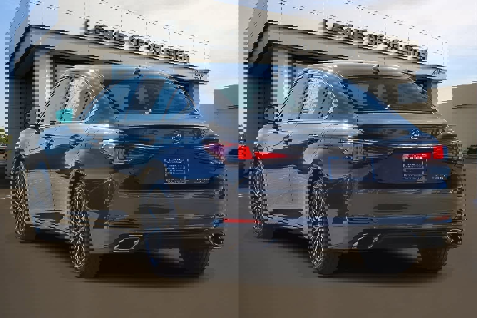 Certified 2023 Lexus ES 350 w/ Premium Package image 2