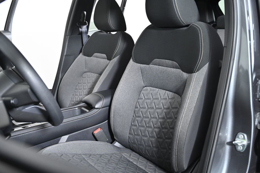 Used 2025 Nissan Kicks SV w/ SV Premium Package image 22