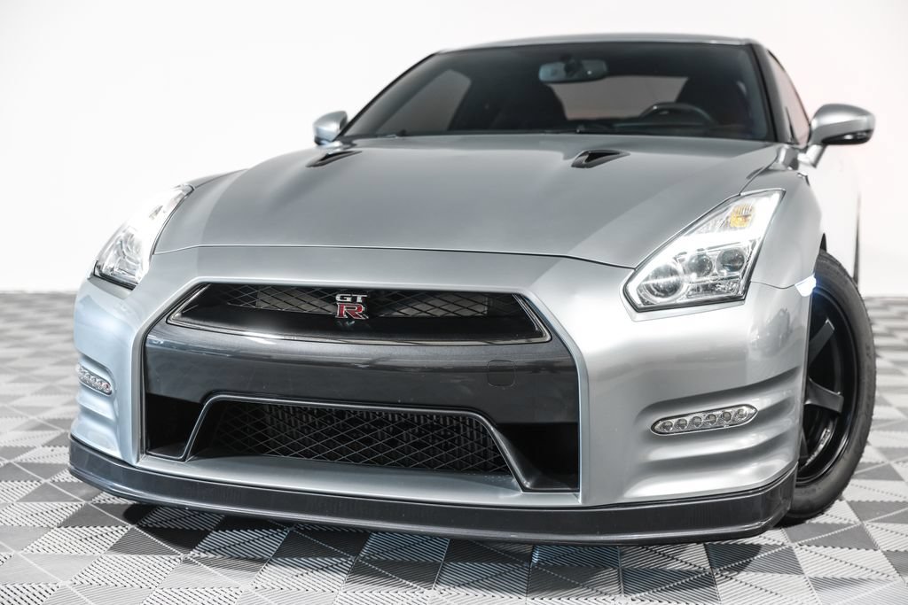 Used 2015 Nissan GT-R Black Edition AWD/4WD image 11
