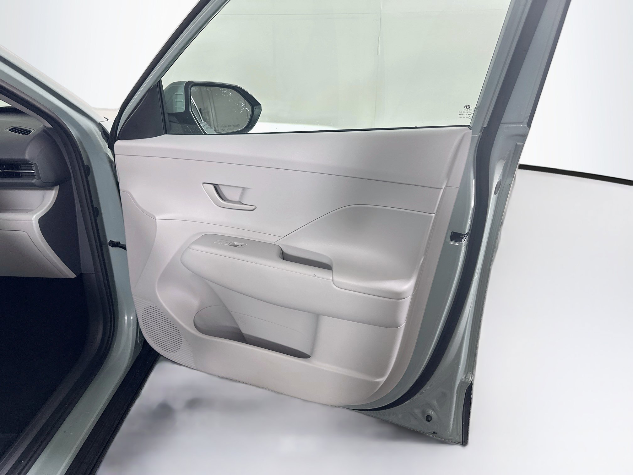 Used 2025 Hyundai Kona SEL FWD image 31