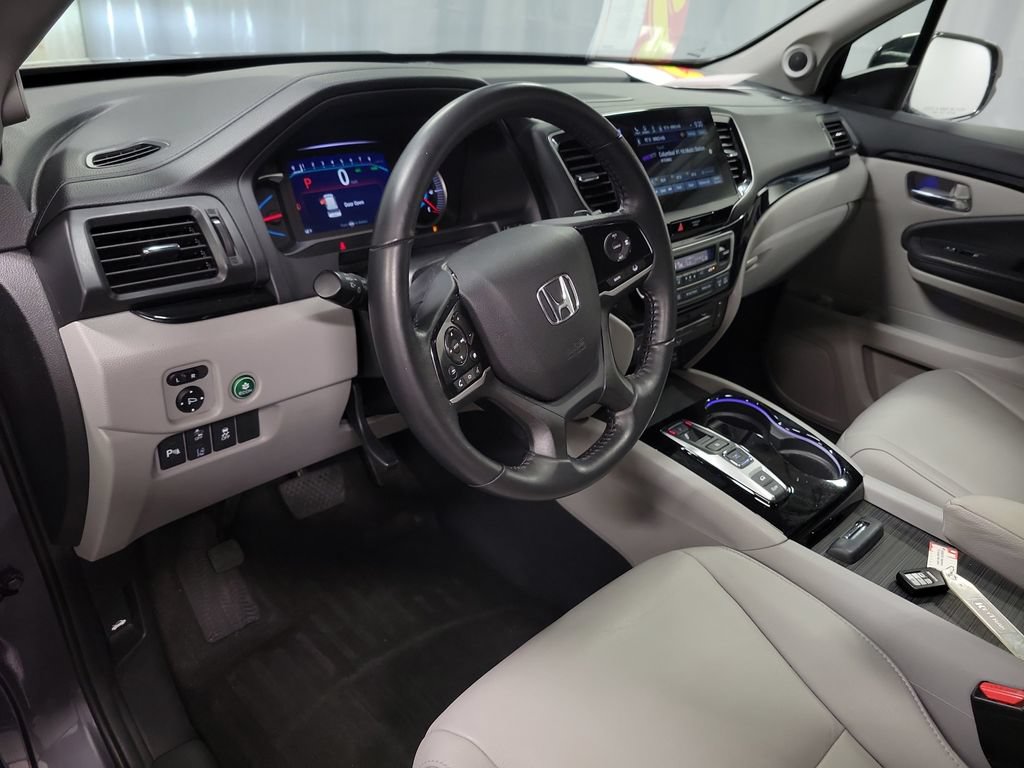 Used 2019 Honda Pilot Touring image 16