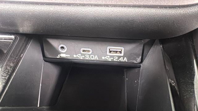 Certified 2025 Subaru Outback Premium image 31