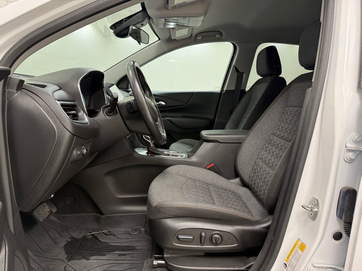 Used 2022 Chevrolet Equinox LT image 11