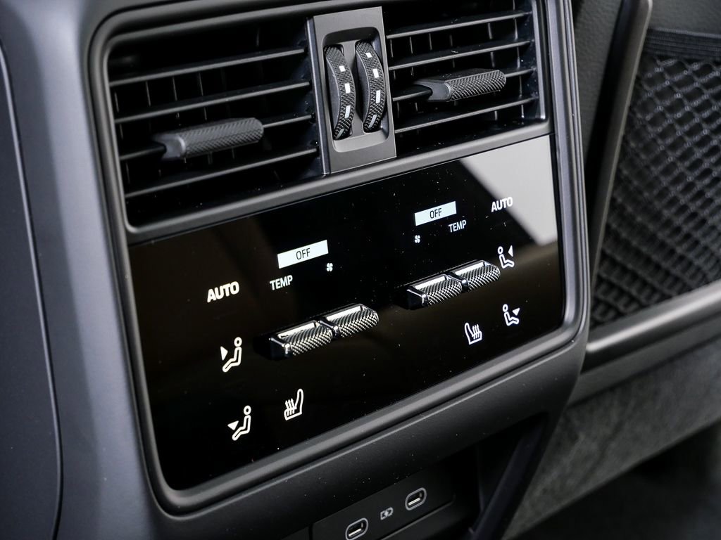 New 2026 Porsche Cayenne image 21