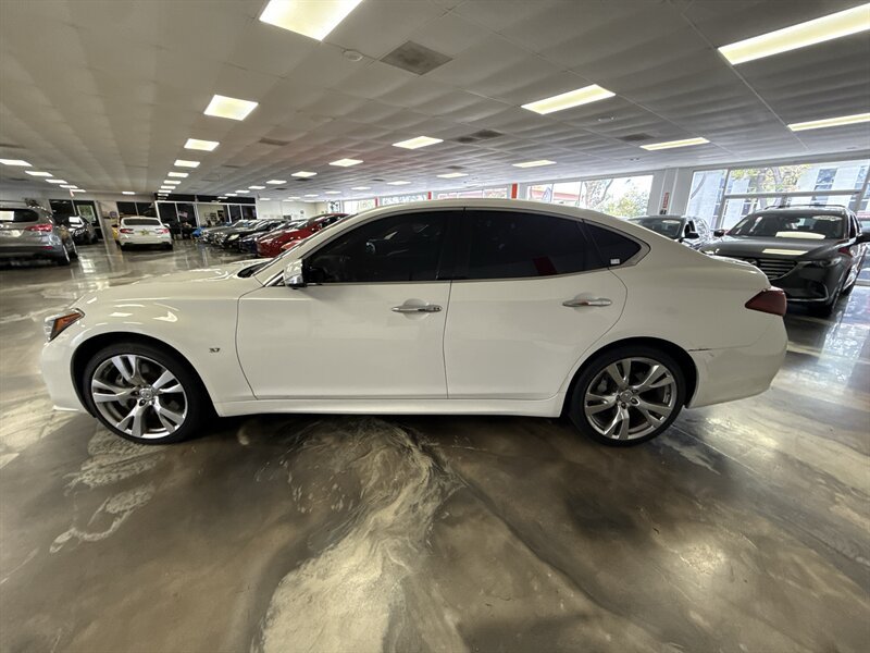Used 2015 INFINITI Q70 3.7 w/ Sport Package RWD image 4