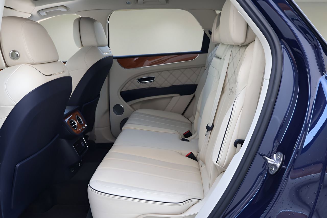 Used 2021 Bentley Bentayga image 15