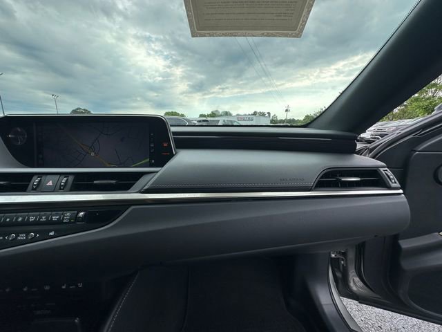 Used 2020 Lexus ES 350 Ultra Luxury w/ Accessory Package 2 FWD image 16