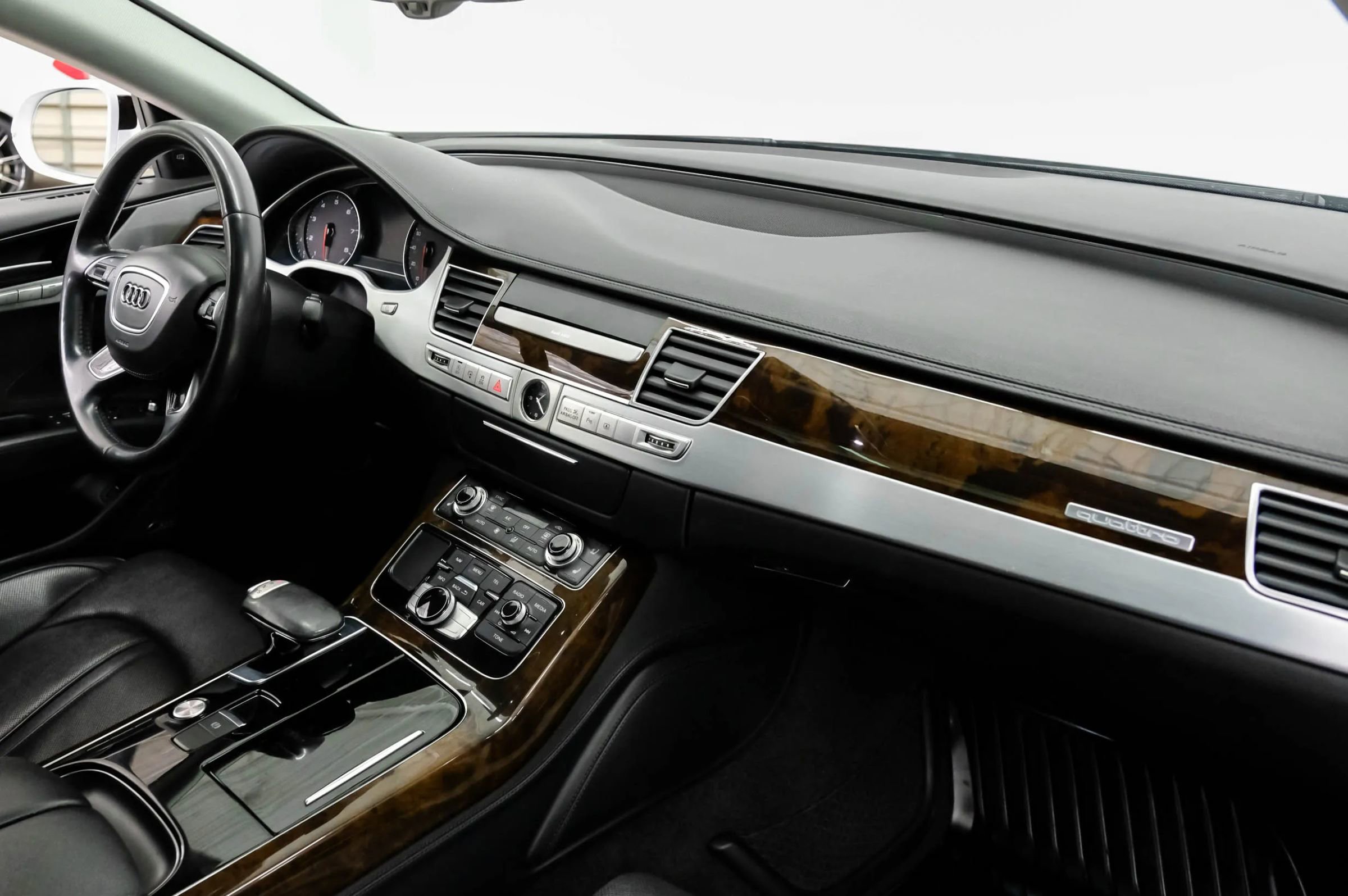 Used 2014 Audi A8 L 4.0T image 13