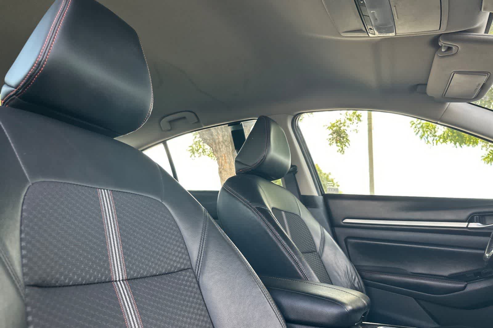 Used 2024 Nissan Altima 2.5 SR FWD image 18
