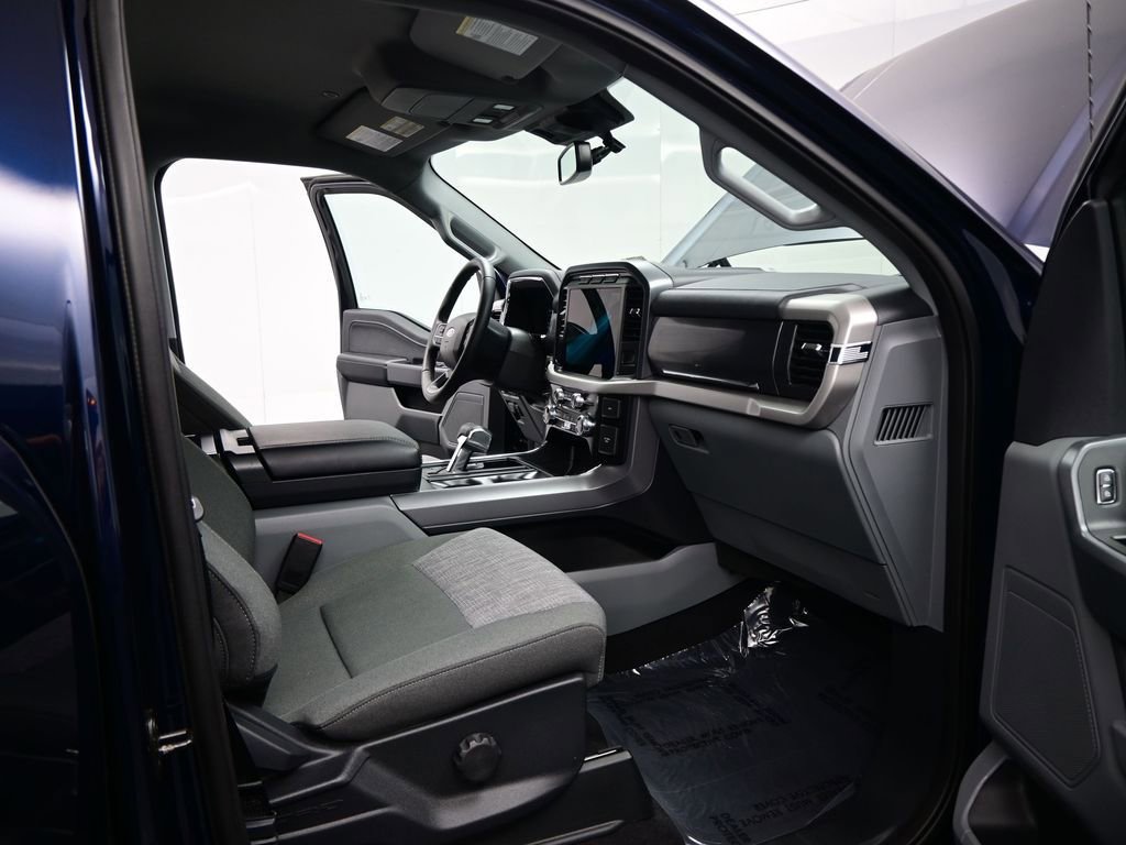 Used 2023 Ford F150 Lightning XLT AWD/4WD image 18