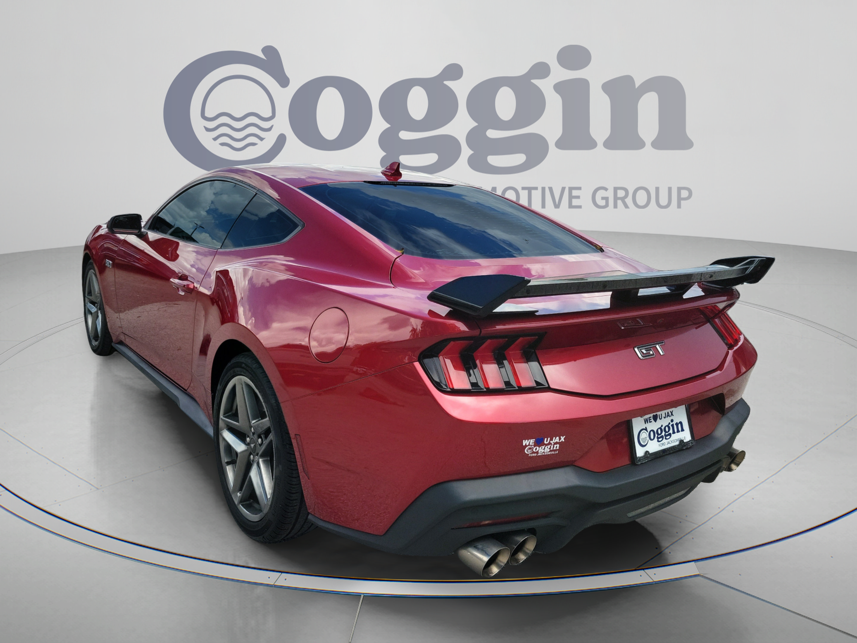 Used 2024 Ford Mustang GT RWD image 2