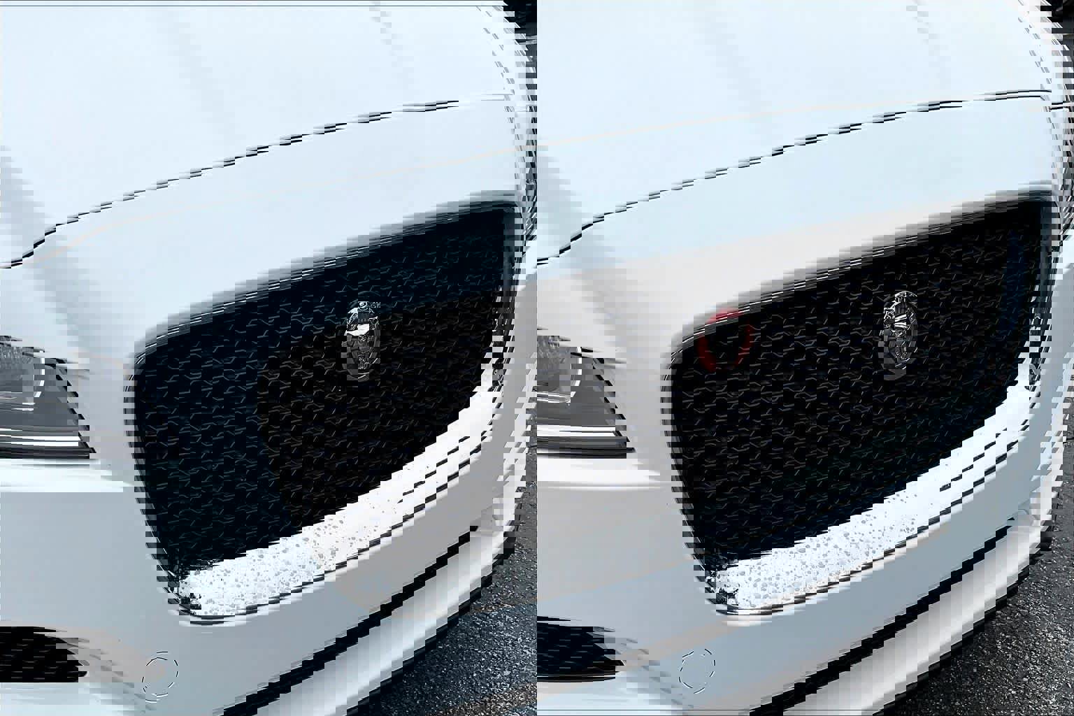 Used 2018 Jaguar F-PACE Premium image 29