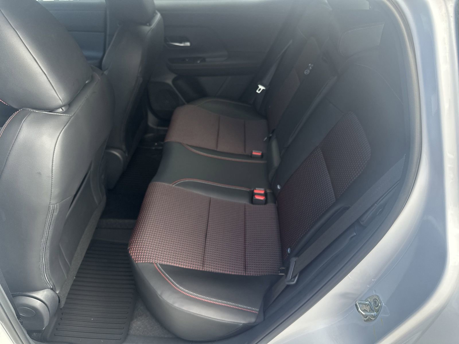 New 2025 Nissan Kicks SR image 19