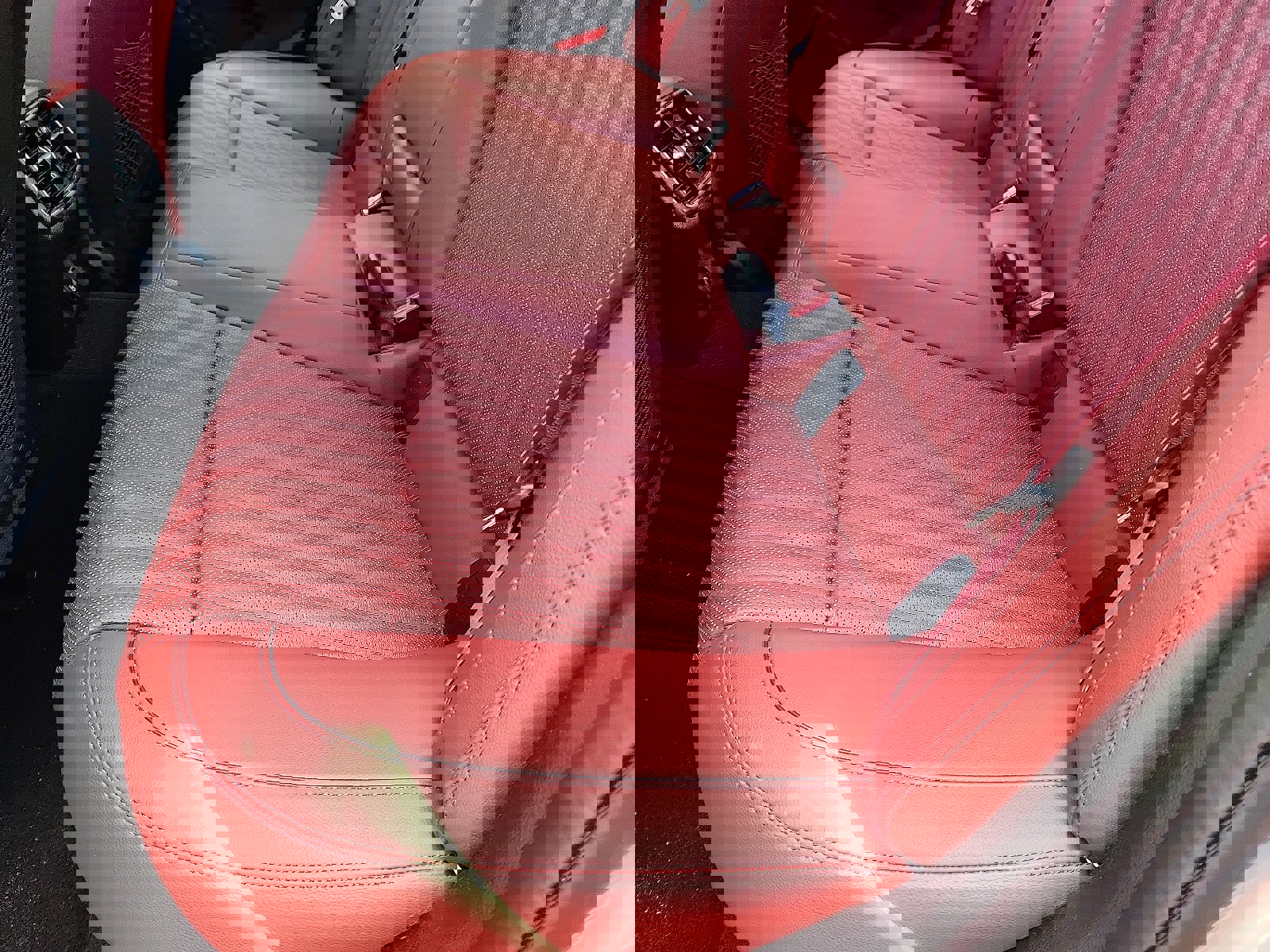 Used 2023 Genesis G70 2.0T w/ Sport Prestige Package image 27