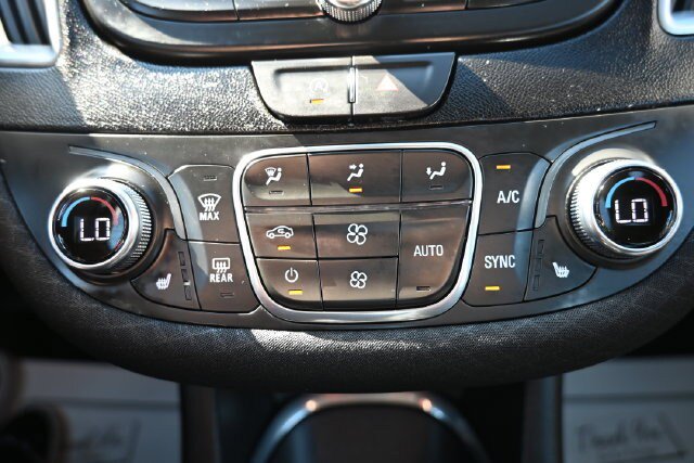 Used 2022 Chevrolet Malibu LT FWD image 30