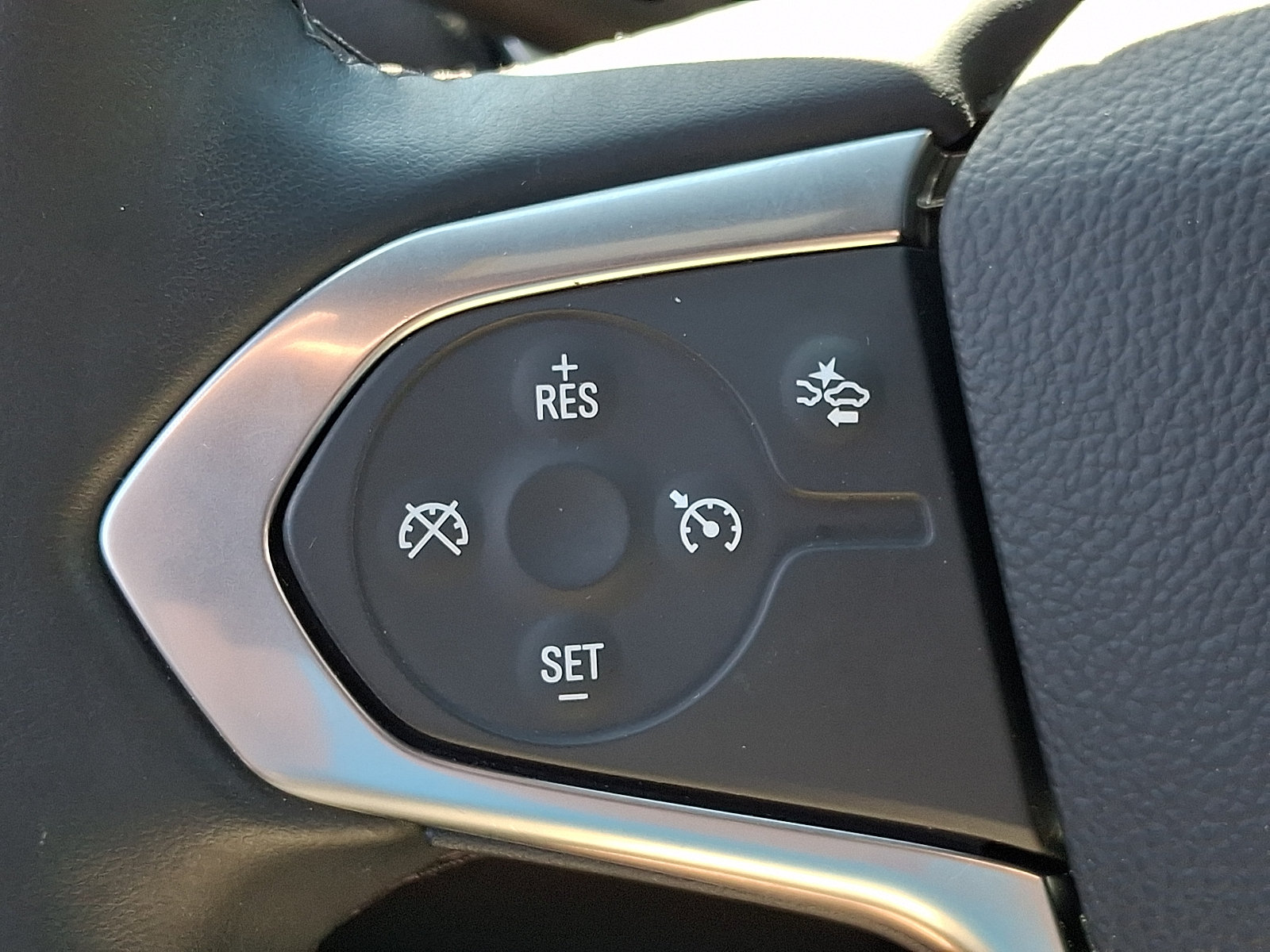 Certified 2023 Chevrolet Traverse LT AWD/4WD image 23