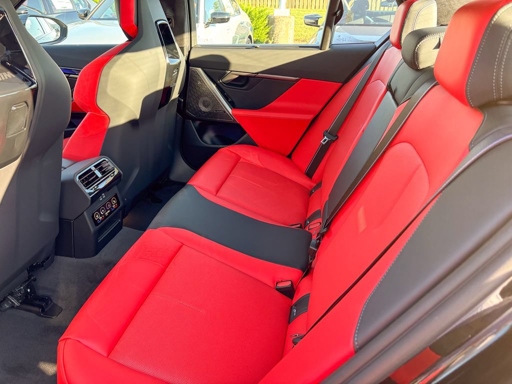 New 2027 BMW M5 w/ Executive Package AWD/4WD image 39