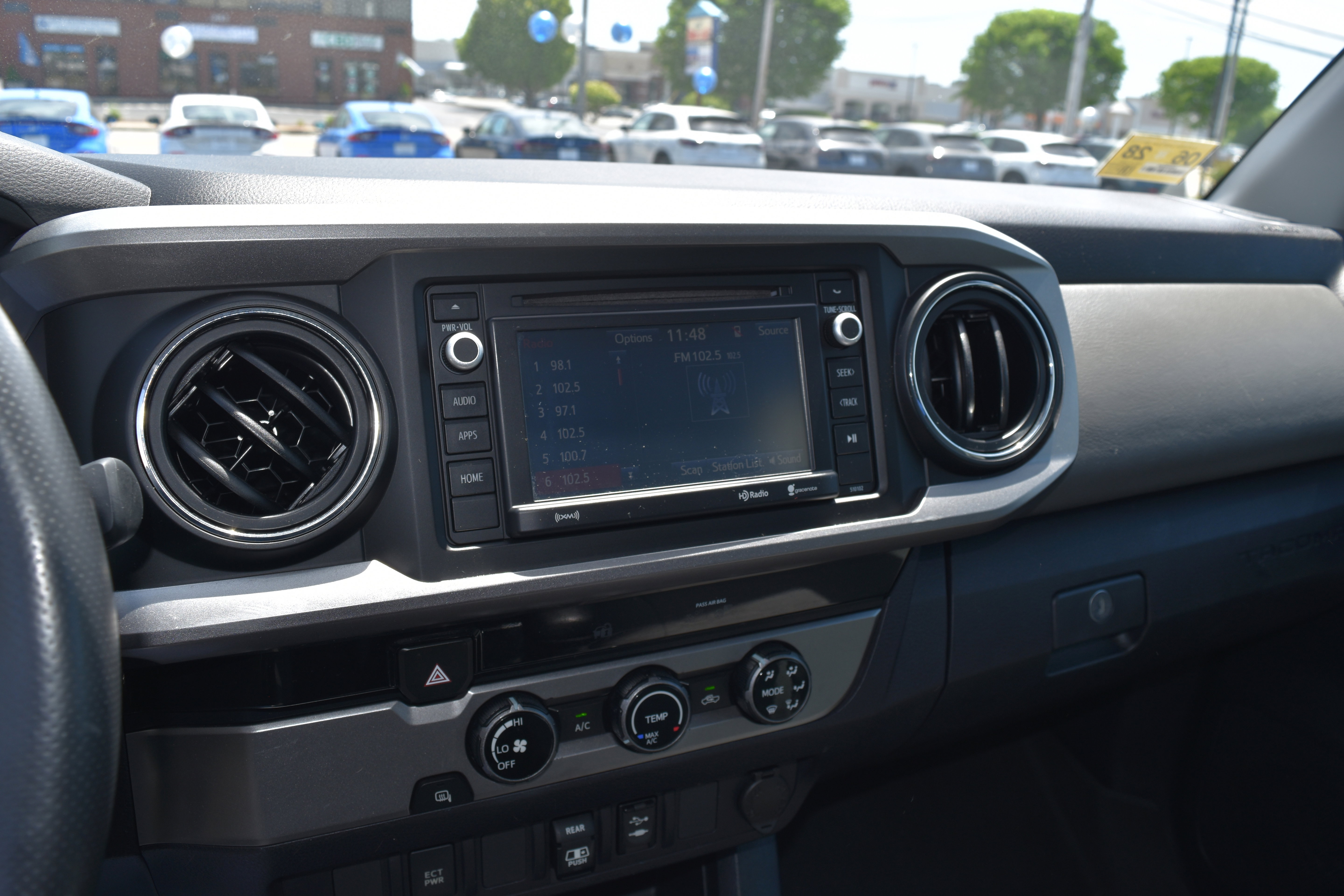Used 2018 Toyota Tacoma SR5 RWD image 26