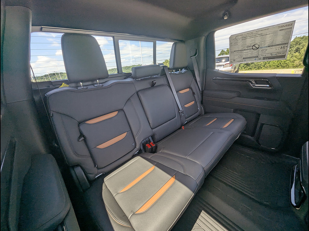New 2026 GMC Sierra 1500 AT4 w/ AT4 Premium Package AWD/4WD image 17