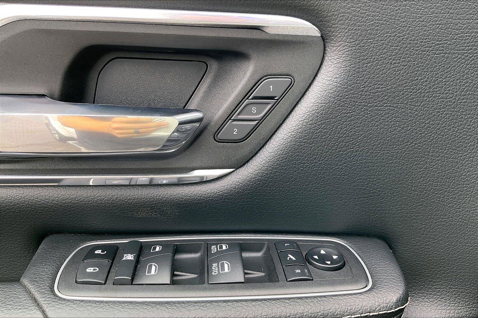 Used 2022 RAM 1500 Laramie AWD/4WD image 34