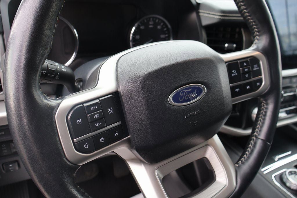 Used 2024 Ford Expedition XLT image 24