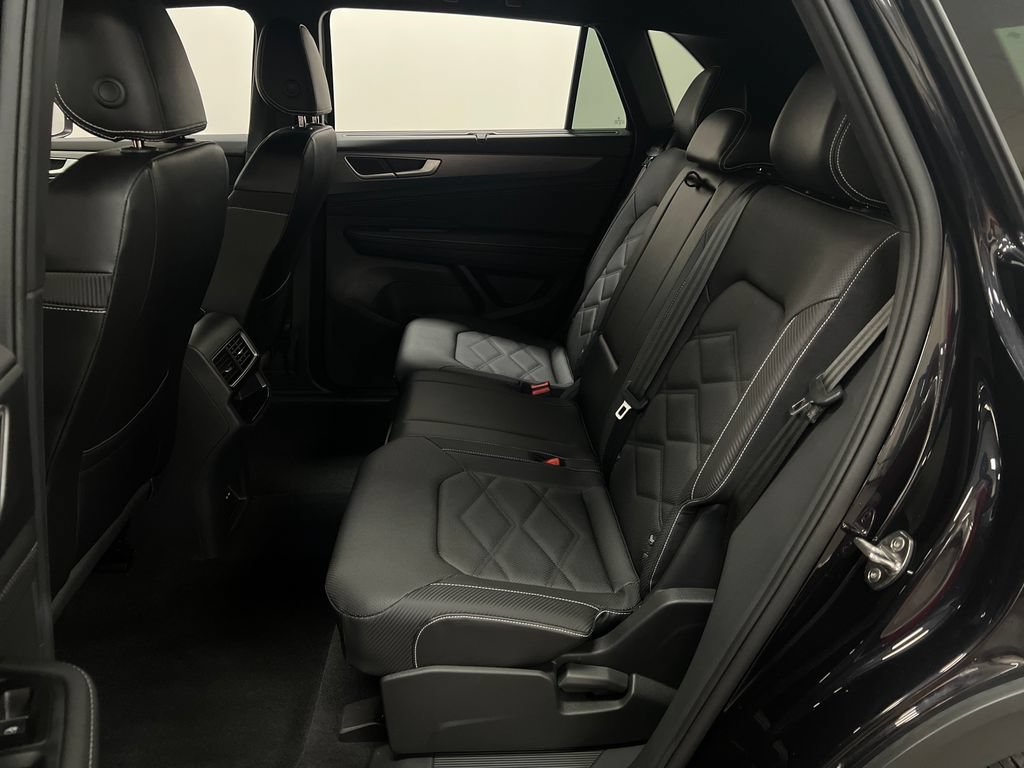 Used 2024 Volkswagen Atlas Cross Sport SE FWD image 27