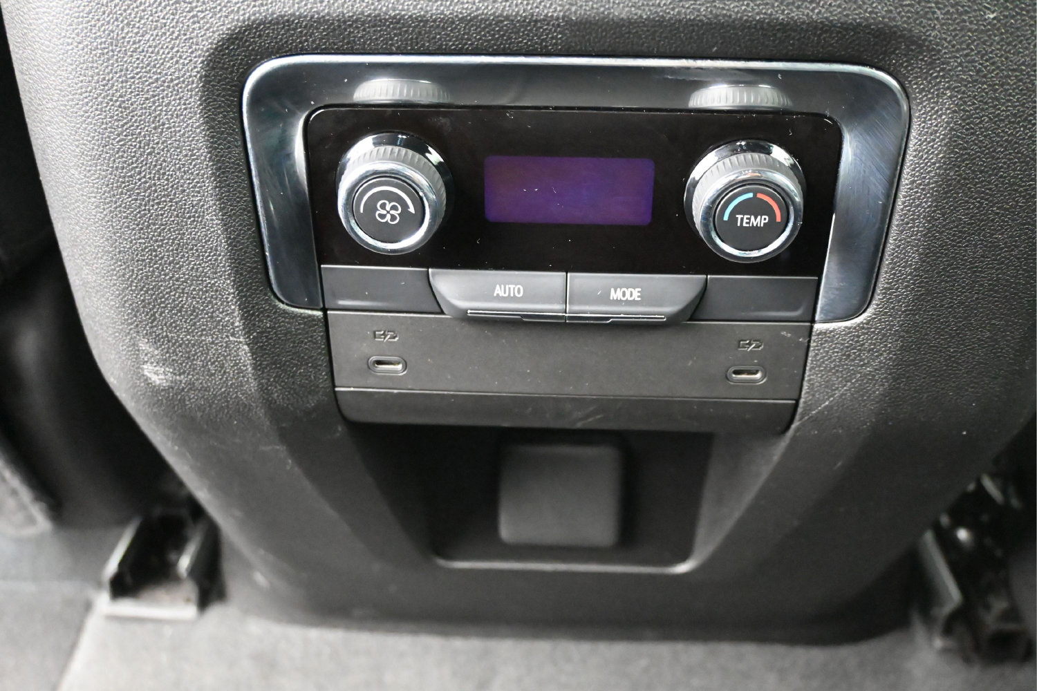 Used 2025 Chevrolet Tahoe LT AWD/4WD image 16