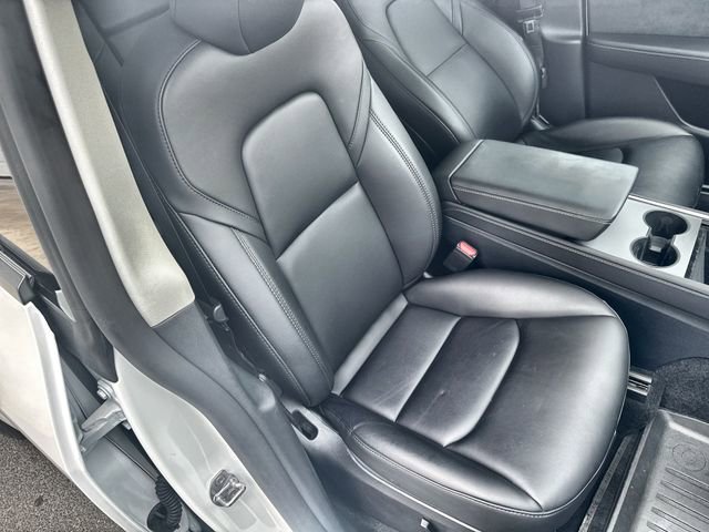 Used 2025 Tesla Model Y Performance AWD/4WD image 31