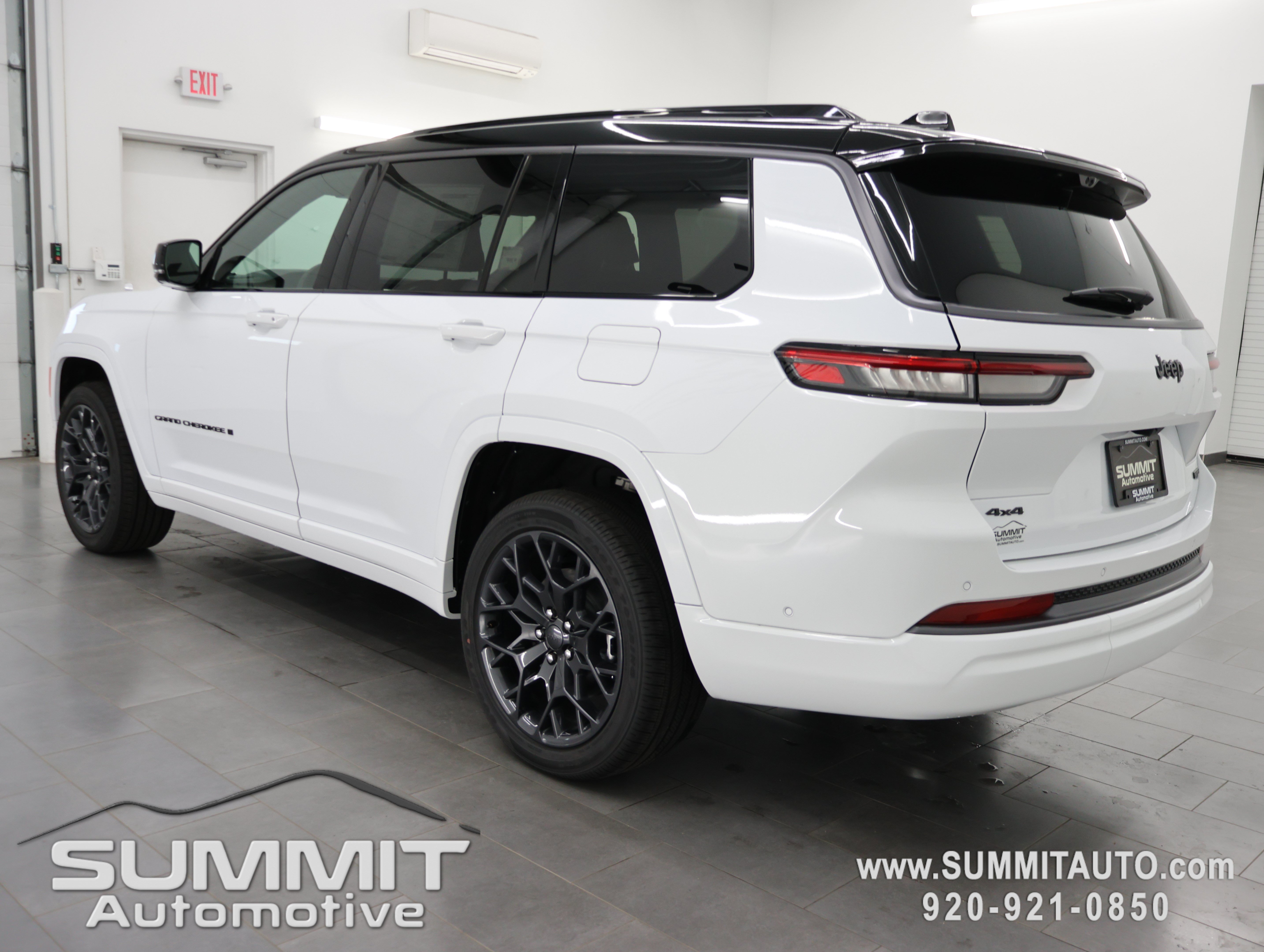 New 2026 Jeep Grand Cherokee L Summit w/ Obsidian Package AWD/4WD image 6
