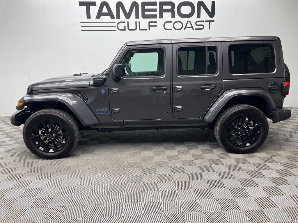 Used 2025 Jeep Wrangler Unlimited Sahara w/ Safety Group AWD/4WD image 6