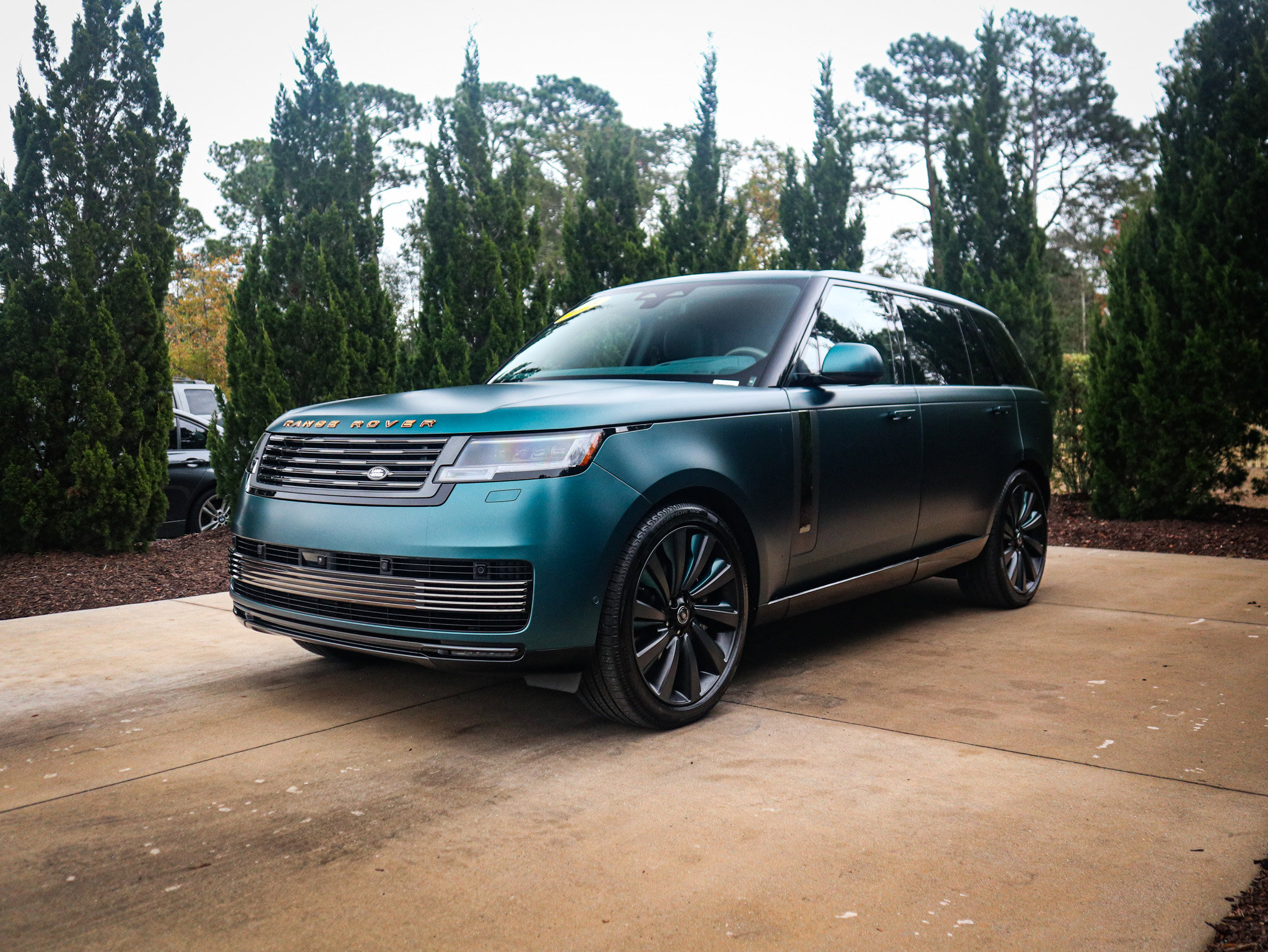 Used 2025 Land Rover Range Rover SV image 7