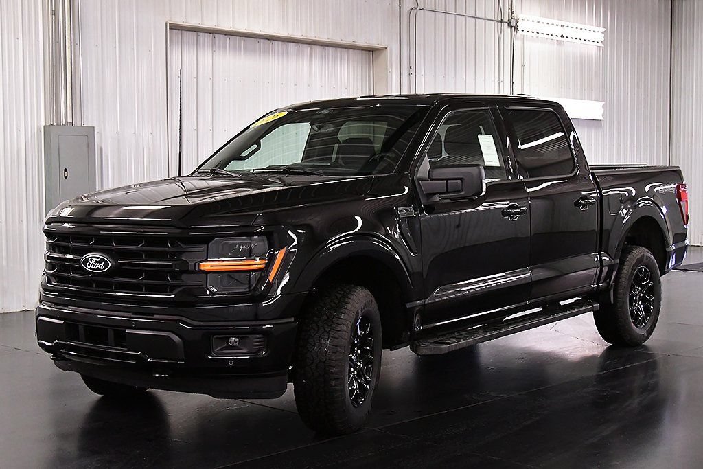 New 2026 Ford F150 XLT w/ Equipment Group 302A MID AWD/4WD image 3