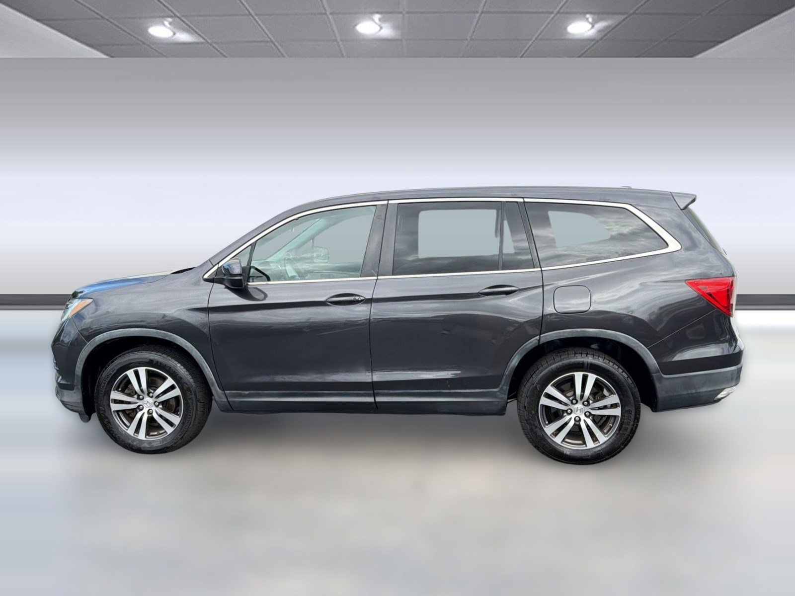 Used 2016 Honda Pilot EX image 2