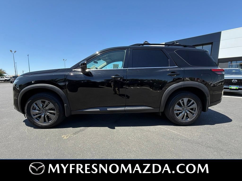 Used 2022 Nissan Pathfinder SV FWD image 7