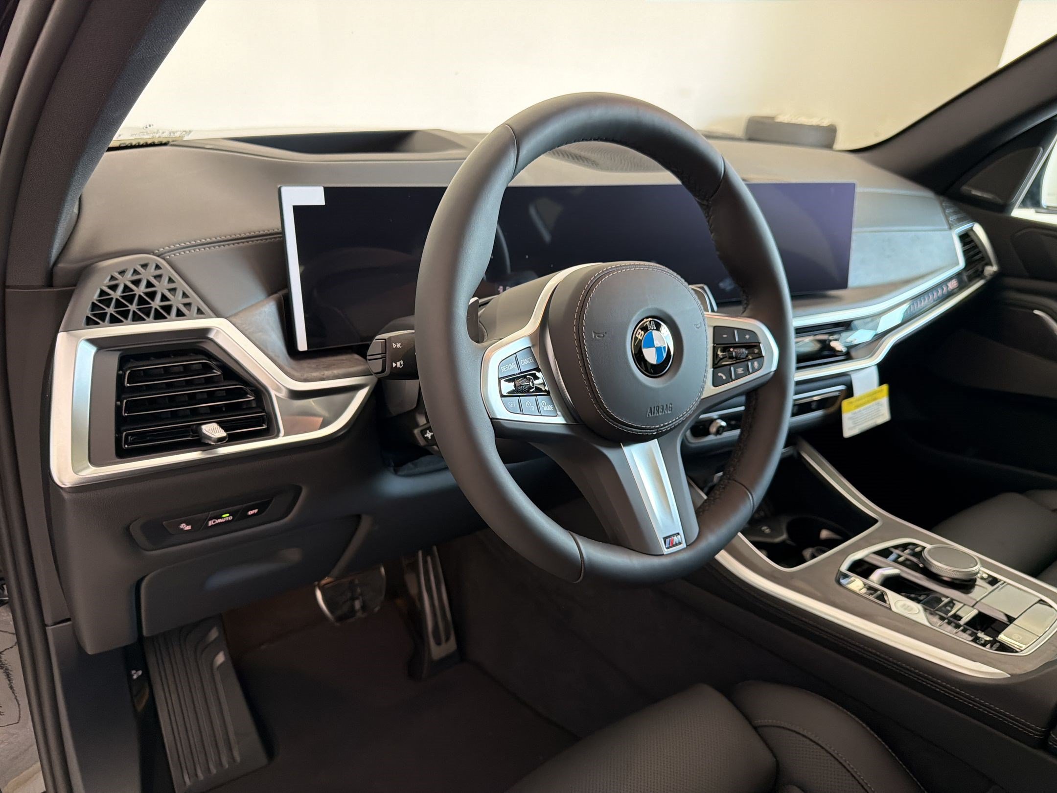 New 2026 BMW X5 xDrive40i w/ M Sport Package AWD/4WD image 4