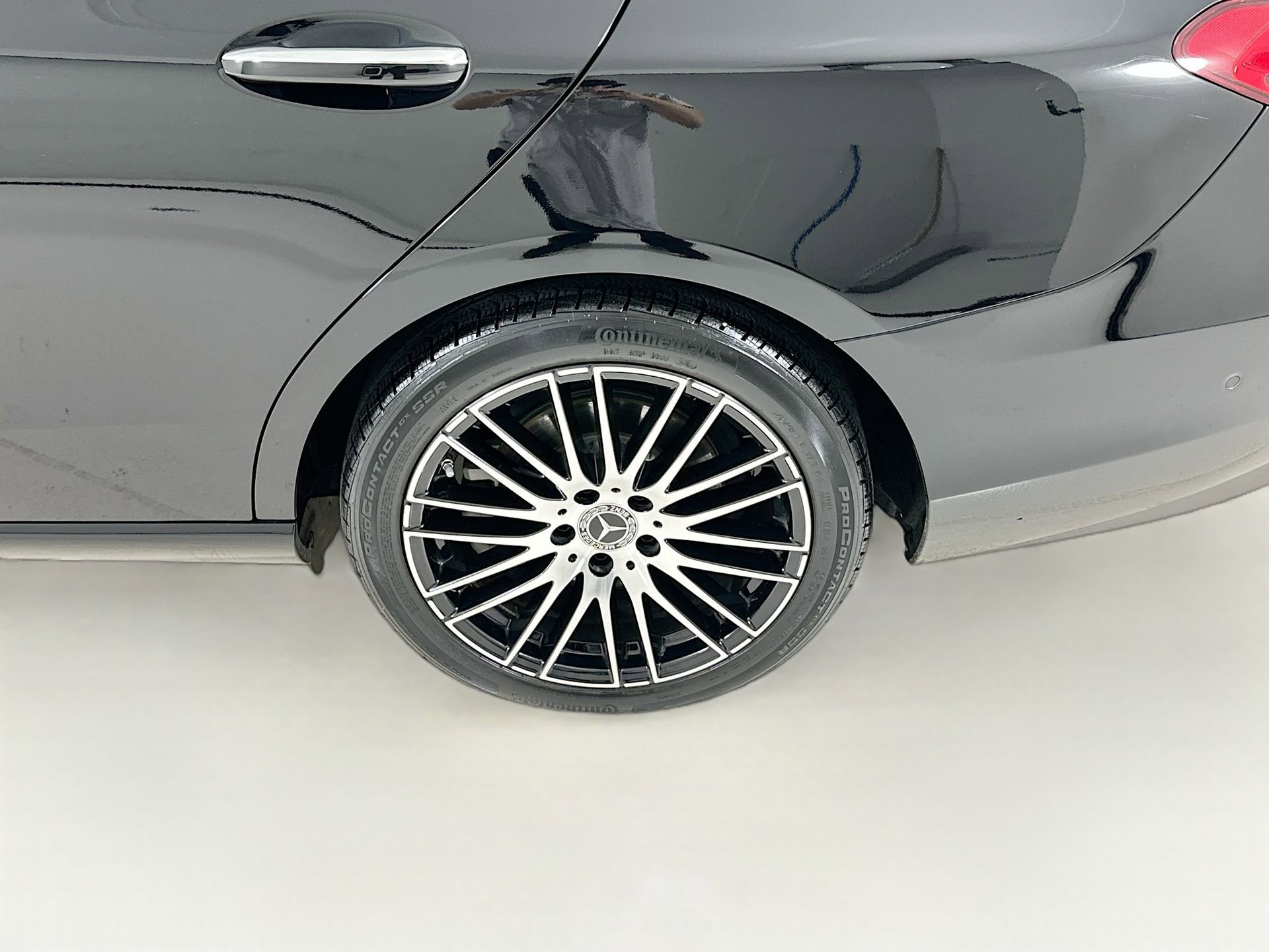 Used 2025 Mercedes-Benz C 300 Sedan image 34