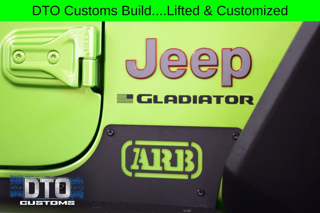 Used 2025 Jeep Gladiator Rubicon w/ Safety Group AWD/4WD image 16