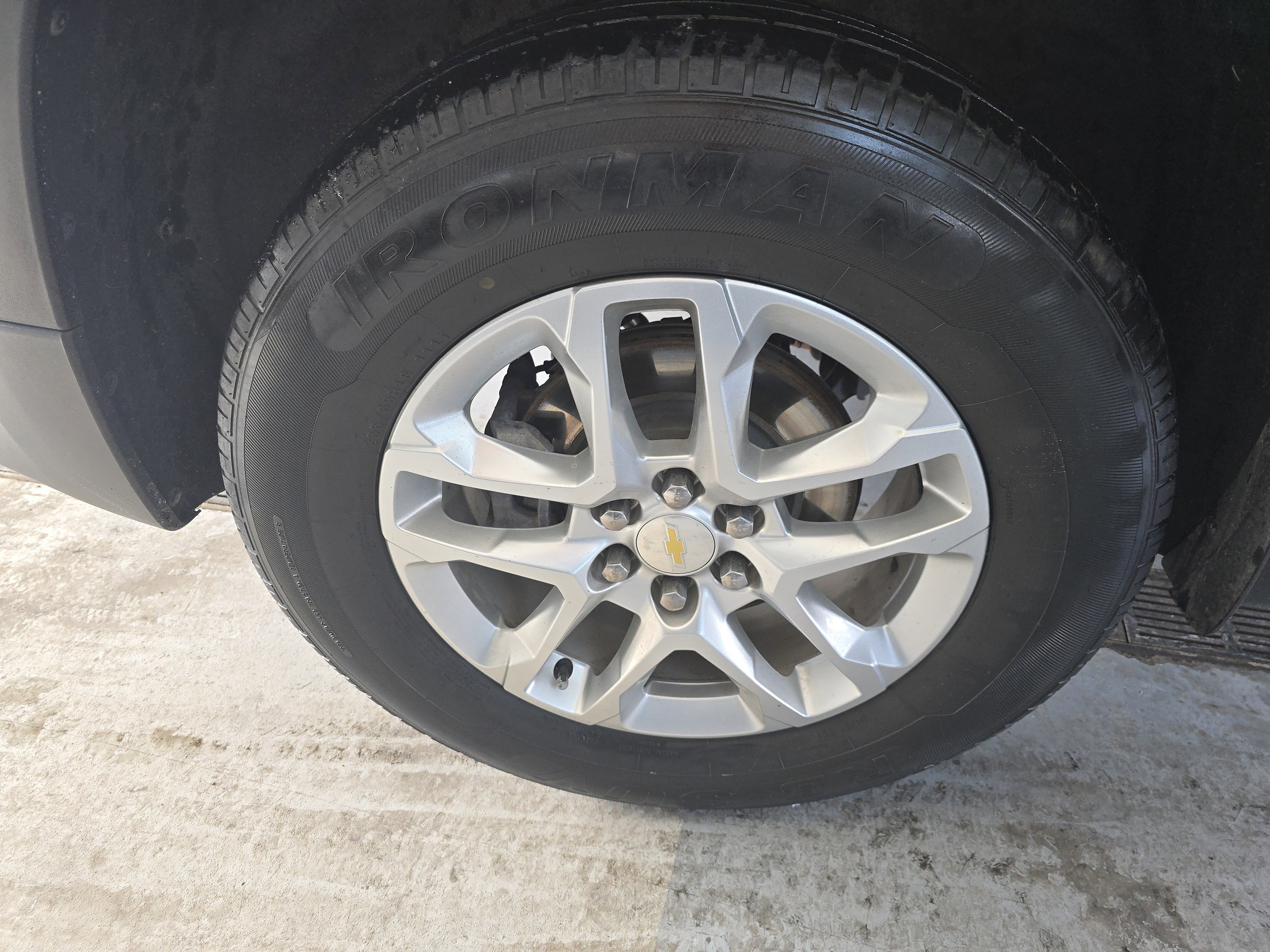 Used 2020 Chevrolet Traverse LT image 8