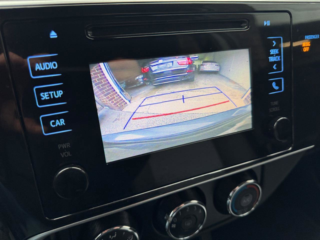 Used 2018 Toyota Corolla L image 19