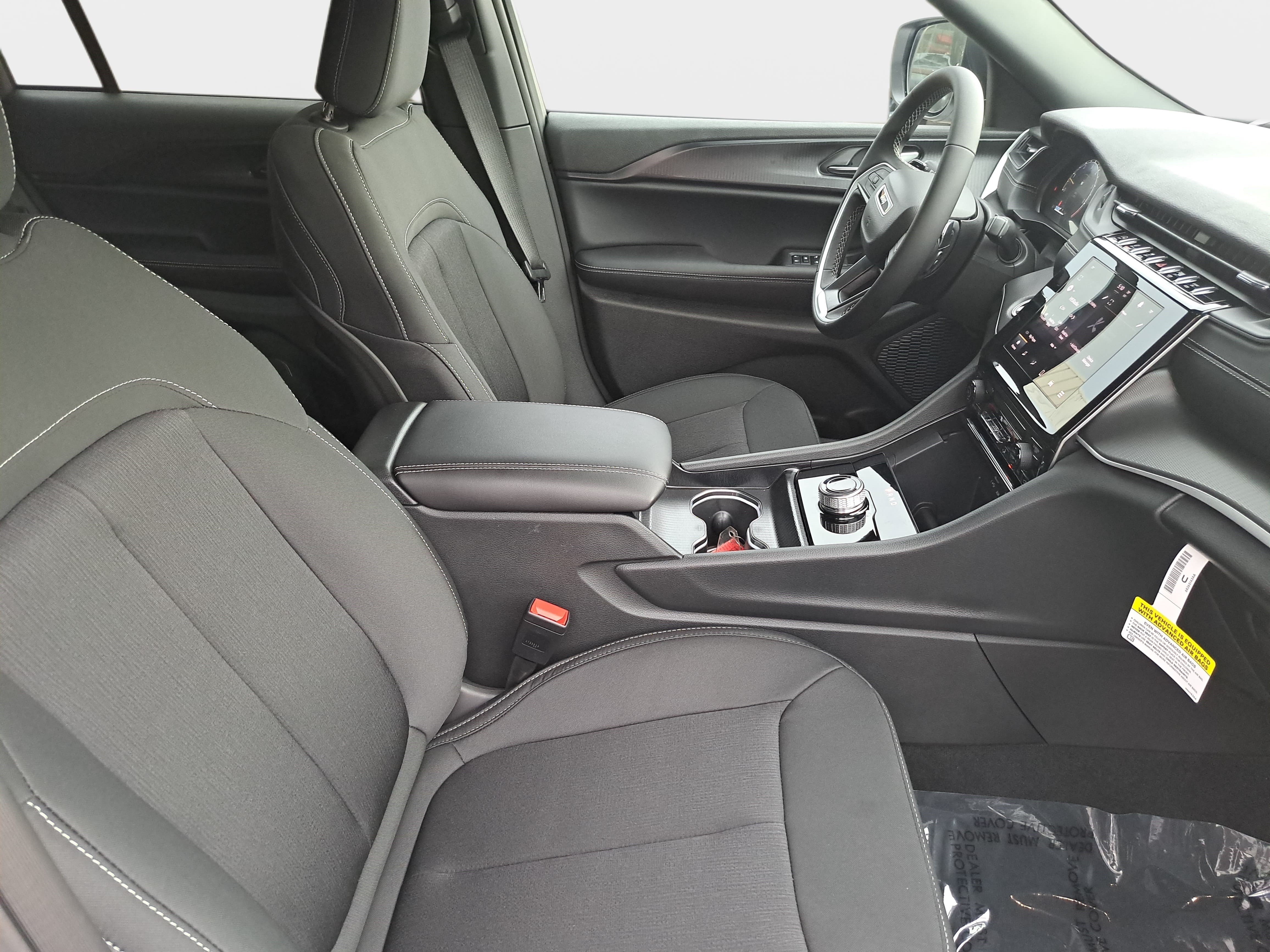 New 2026 Jeep Grand Cherokee Laredo AWD/4WD image 10