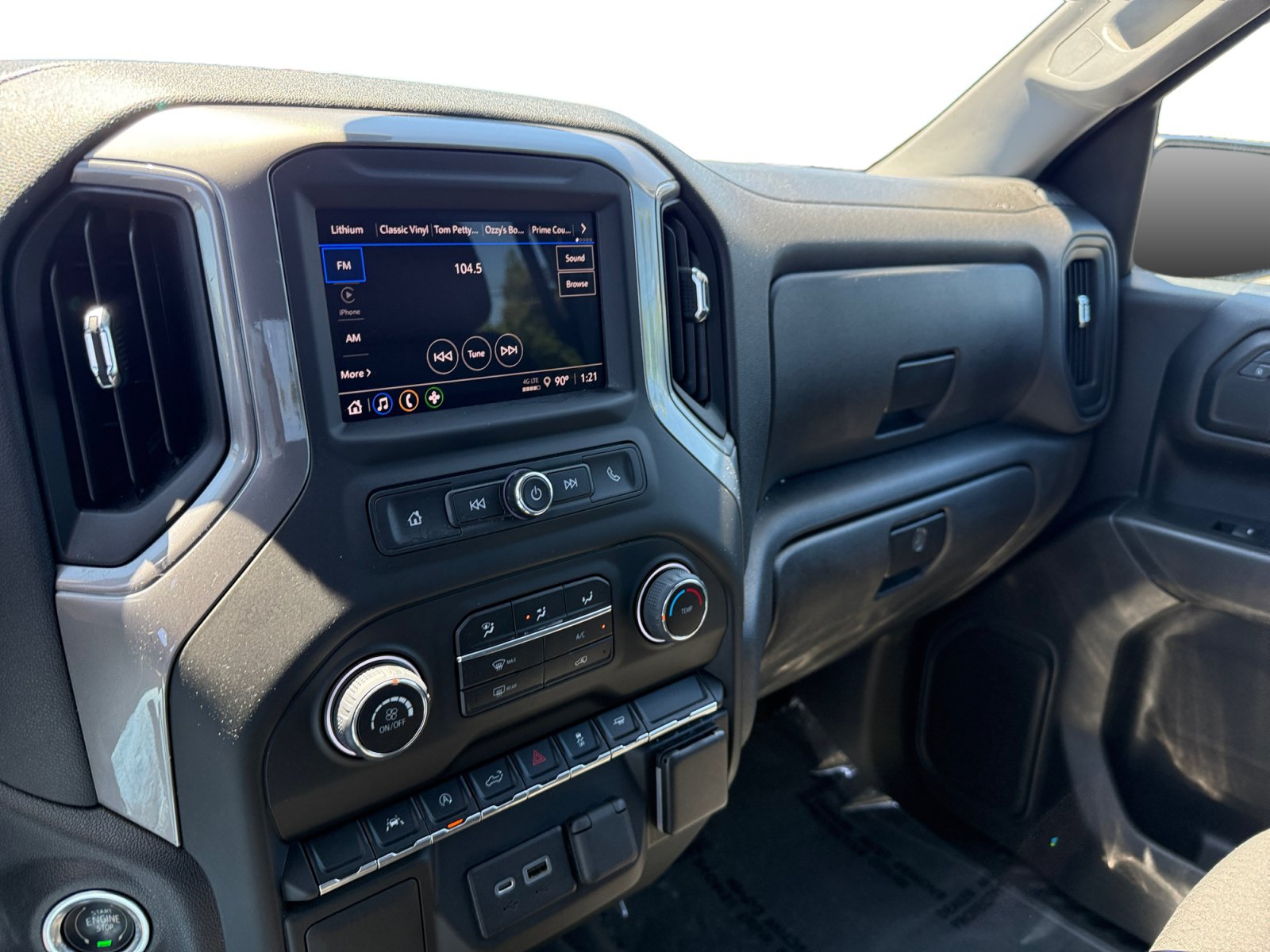 Used 2022 Chevrolet Silverado 1500 Custom RWD image 12