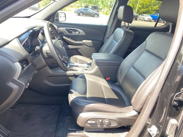 Used 2023 Chevrolet Traverse LT w/ LT Premium Package AWD/4WD image 16