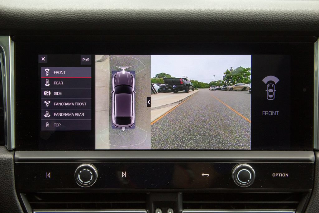 Used 2025 Porsche Macan AWD/4WD image 18