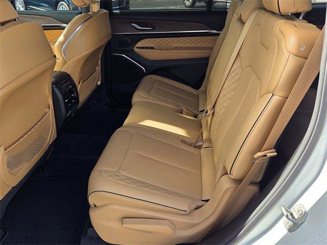 Used 2023 Jeep Grand Cherokee L Summit w/ Advanced Protech Group IV image 10