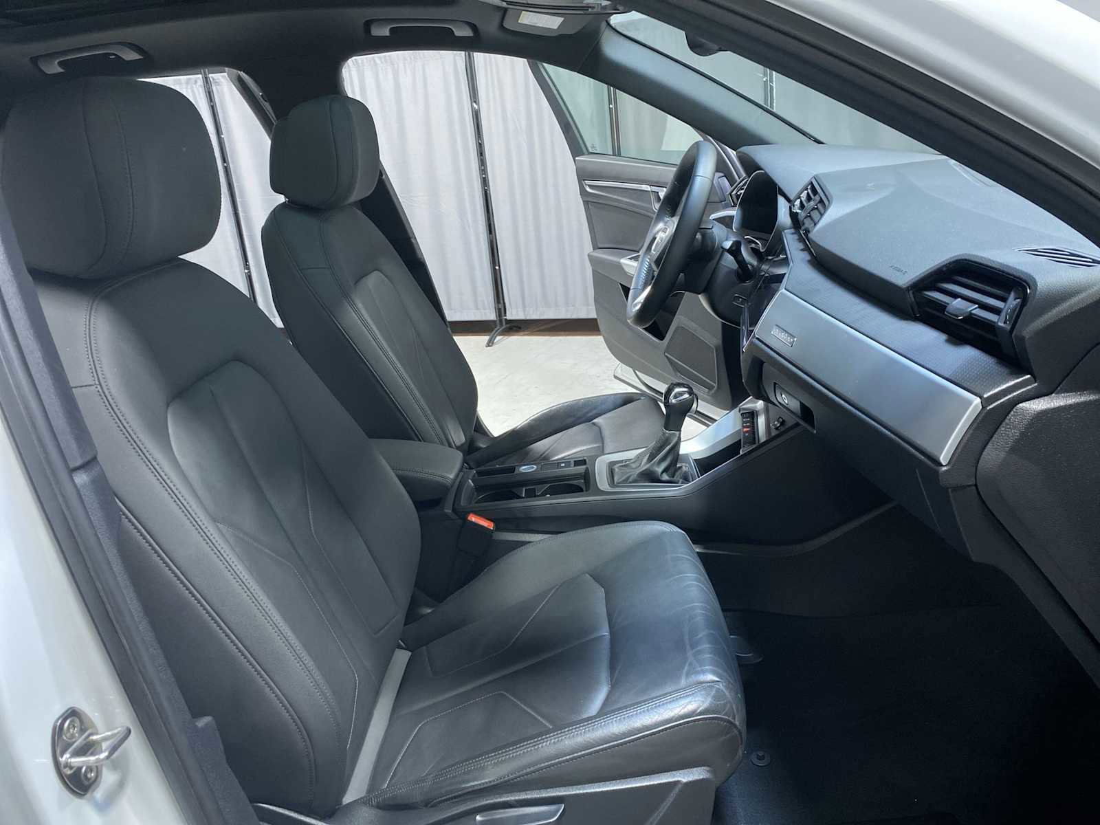 Used 2019 Audi Q3 2.0T Premium AWD/4WD image 14