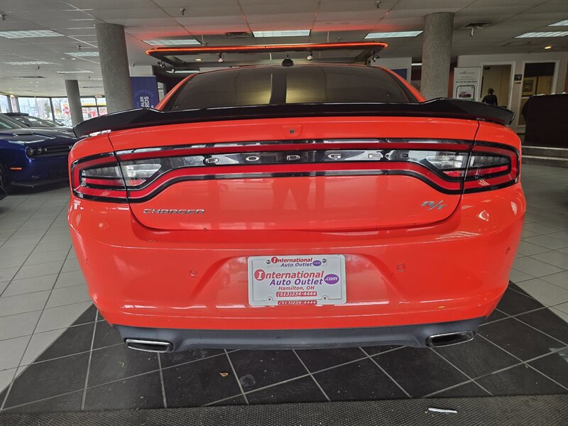 Used 2017 Dodge Charger R/T w/ Plus Group RWD image 5