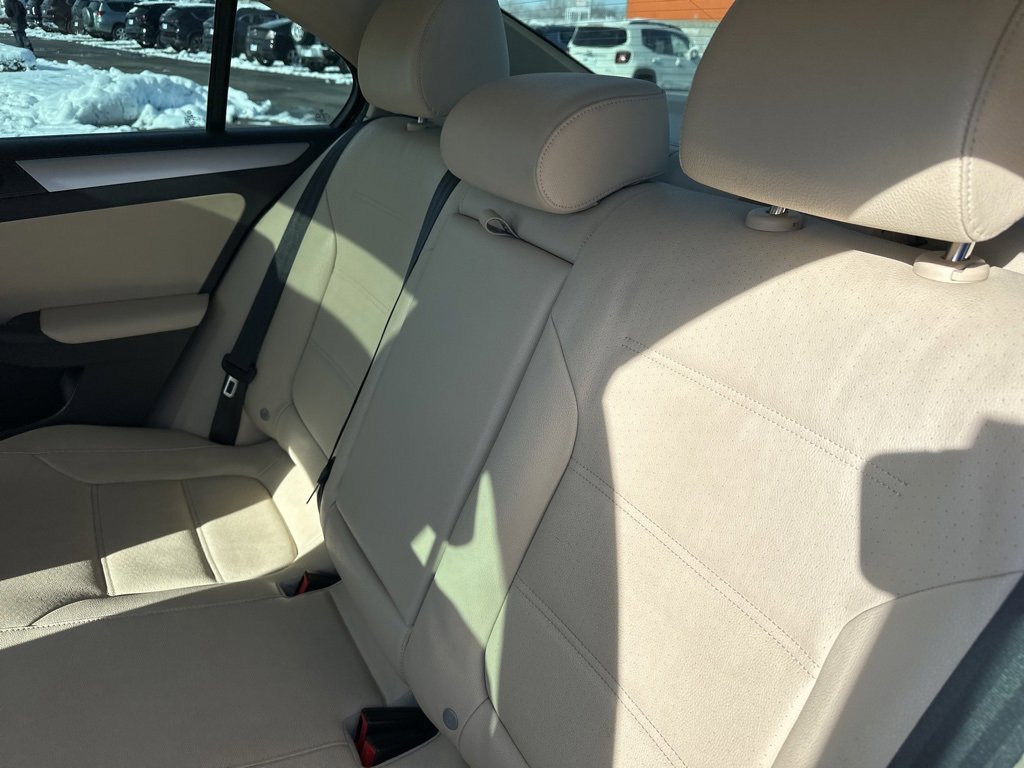 Used 2012 Volkswagen Jetta TDI image 21