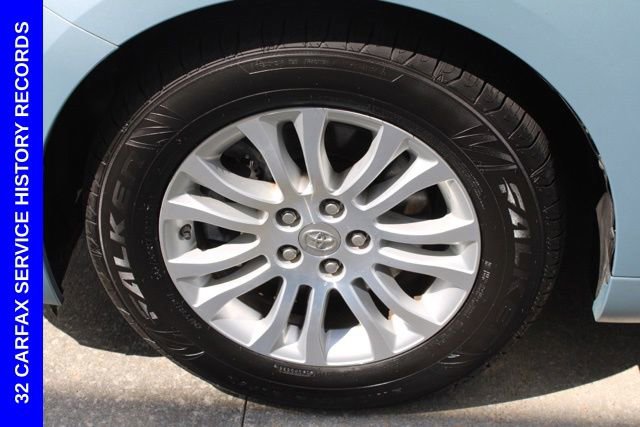 Used 2015 Toyota Sienna XLE FWD image 11